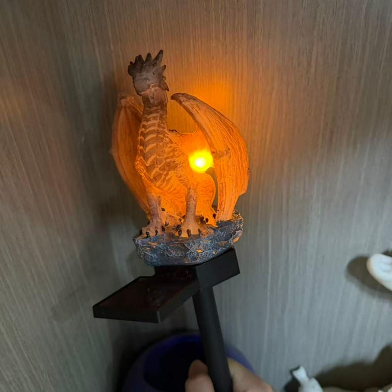 Solar Dragon Garden Light Outdoor, Resin Dragon Solar Statue Lantern, LED Yard Decor,  Outdoor Yard Lawn Fantasy Dragon Statue Decor